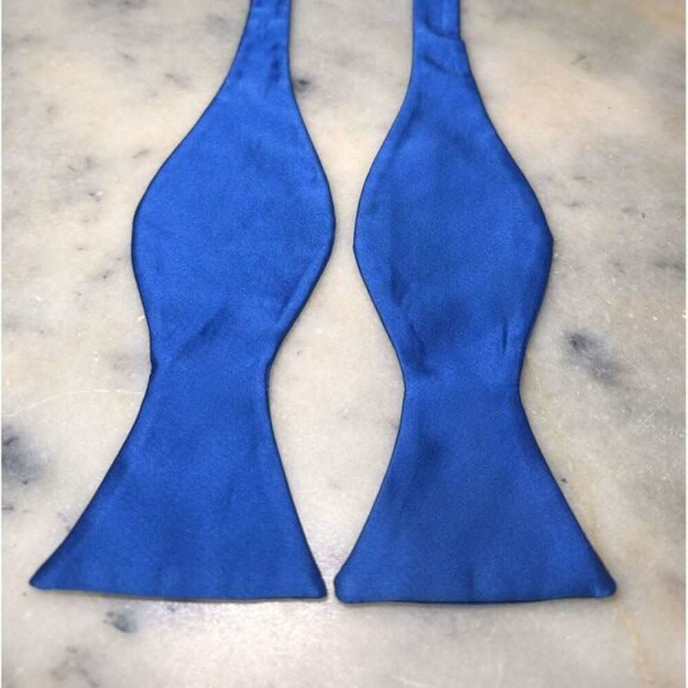 Hermoso New York Solid Blue Adjustable Self Tie Bow Tie
